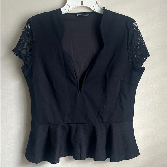 SHEIN Tops - SHEIN black peplum top featuring a V-neckline and lace cap sleeves size XL 12